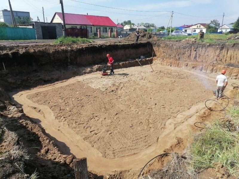 В селе Андреевка прокладывают сети нового водопровода по федеральной программе «Чистая вода».