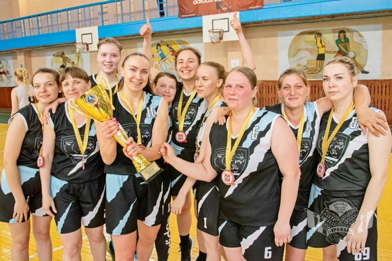 Омский район выиграл «Королеву спорта» по женскому баскетболу.