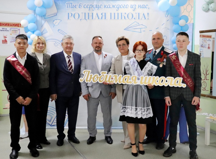 В Омском районе прозвенели Последние школьные звонки. В Омском районе прозвенели Последние школьные звонки.