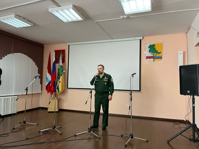 В Омском районе прошли торжественные проводы призывников на военную службу.